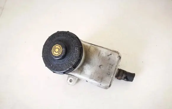 Brake fluid reservoir