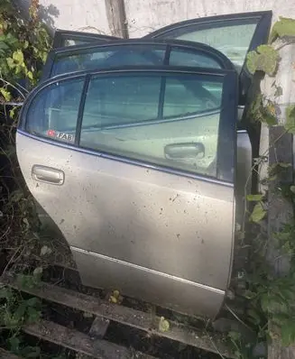 Lexus GS 300 400 430 Rear door