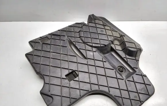 Mercedes-Benz C W204 Timing belt guard (cover) A6510101867