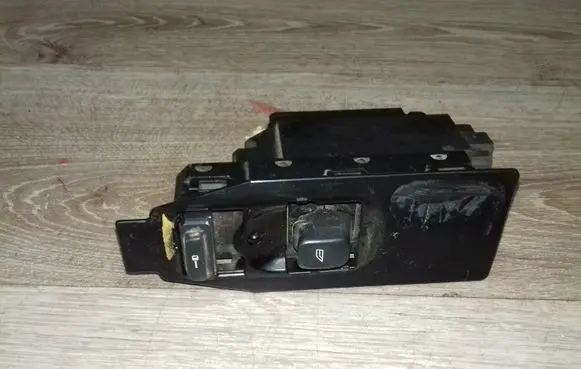 Volvo S60 Electric window control switch 30732817