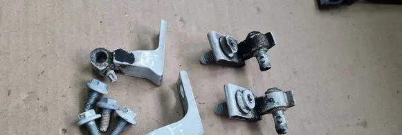 Audi A5 Sportback 8TA Rear door lower hinge 8T8833401