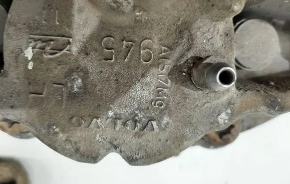 Volvo V70 Front brake caliper AT517MM