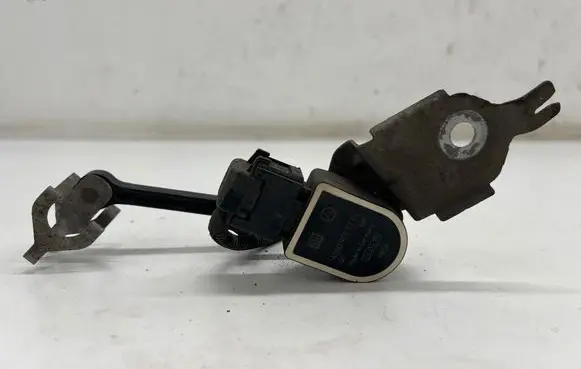 Mercedes-Benz C W205 Headlight/headlamp level sensor A0009053704