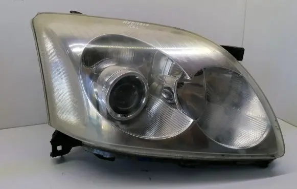Toyota Avensis T250 Headlight/headlamp 0543 8422