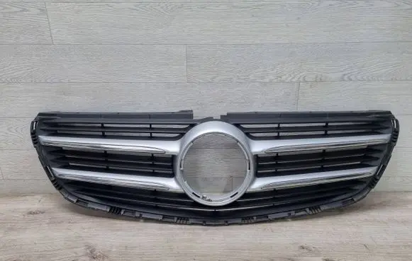 Mercedes-Benz V Class W447 Front bumper upper radiator grill A4478800283