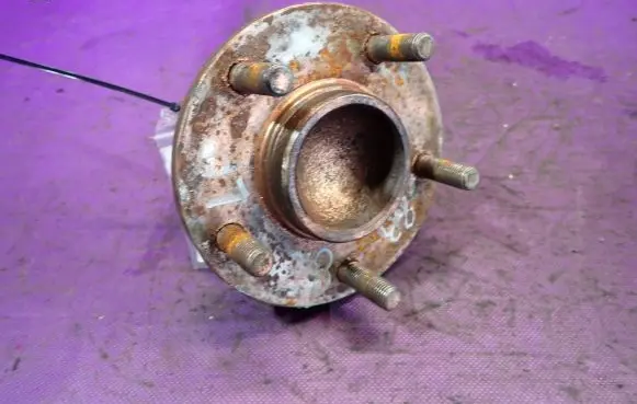 Mazda 3 I Rear wheel hub spindle/knuckle 