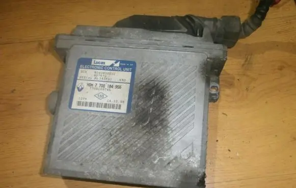 Renault Scenic I Engine control unit/module hom7700104956 7700109745