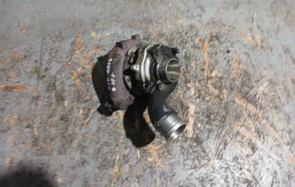 Audi A6 S6 C6 4F Turbo 5304101