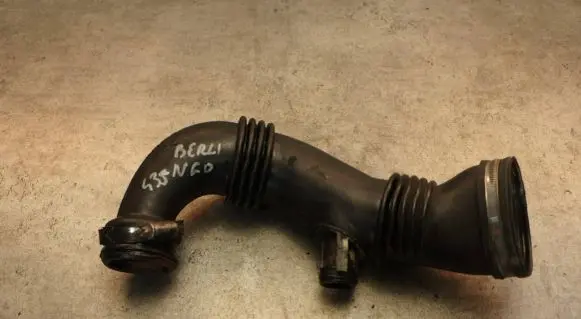 Citroen Berlingo Air intake hose/pipe 9656953680