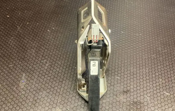 Opel Zafira B Clutch pedal 13192503 650622174247