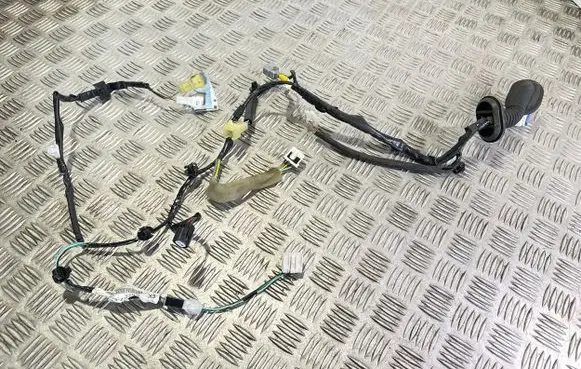 Suzuki SX4 S-Cross Front door wiring loom 3675761M21 AB75761M01