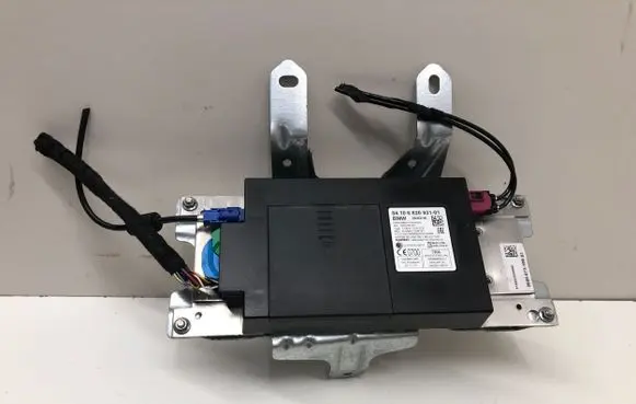 BMW 5 F10 F11 Bluetooth control unit module 682093101