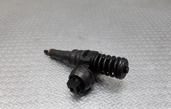 Volkswagen Sharan Fuel injector 038130073AK
