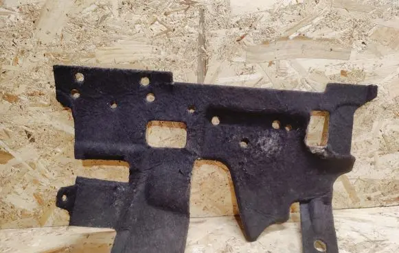 Maserati Quattroporte Dashboard lower bottom trim panel 