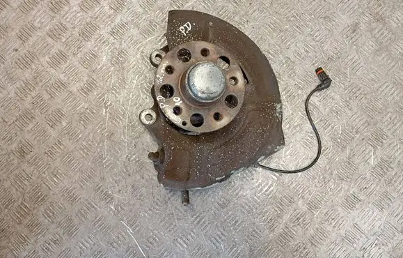 Mercedes-Benz CLS C218 X218 Front wheel hub