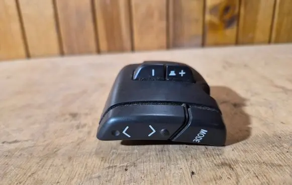Toyota Yaris Multifunctional control switch/knob 842470D010