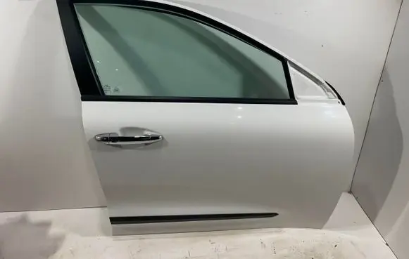 KIA Niro Front door