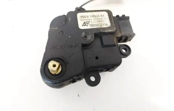 Volkswagen Sharan Air flap motor/actuator 7M3907511A YM2H19E634A