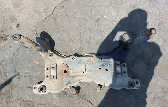 Mazda 3 I Front axle beam 