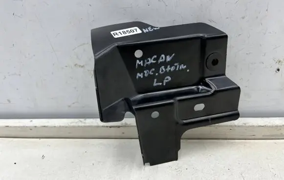 Porsche Macan (95B) Fender mounting bracket 95b821227by