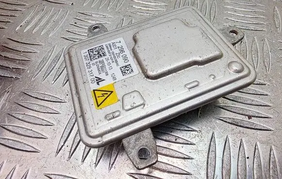 BMW 3 F30 F35 F31 Headlight ballast module Xenon 7296090
