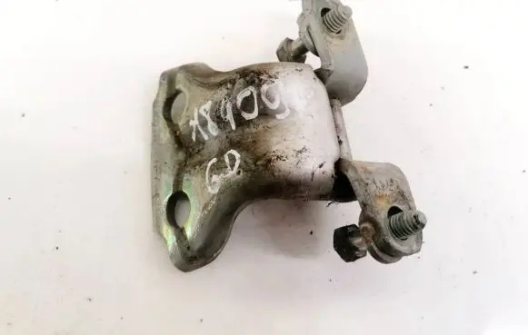 Mitsubishi Carisma Rear door lower hinge