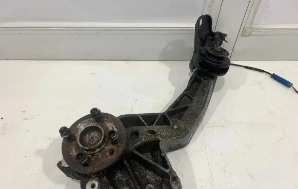 Mini One - Cooper Coupe R56 Rear wheel hub 122012