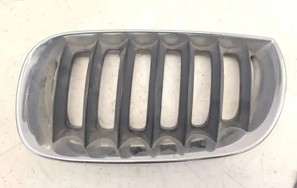 BMW X3 E83 Front bumper upper radiator grill 3402909 3414903 51133402902