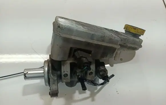 Chrysler Sebring (JS) Master brake cylinder