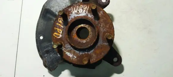 Mazda 626 Front wheel hub