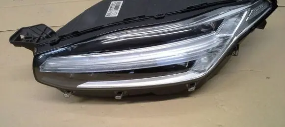 Volvo XC90 Headlight/headlamp 31353153
