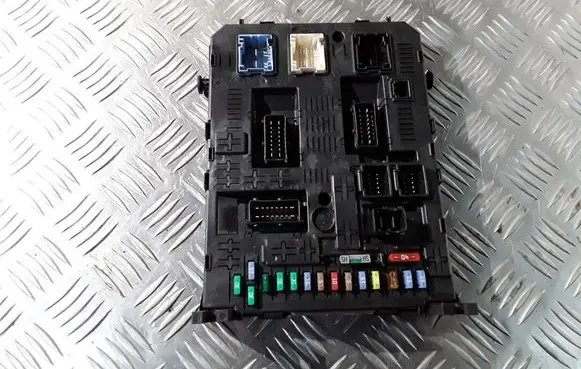 Peugeot 308 Comfort/convenience module 966405888001