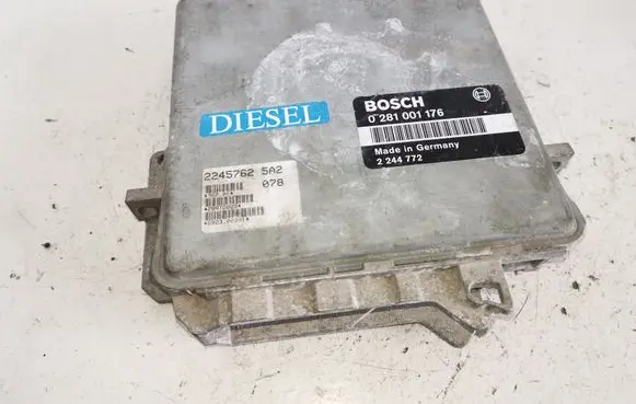 BMW 5 E34 Engine control unit/module 0281001176 2244772 2245762
