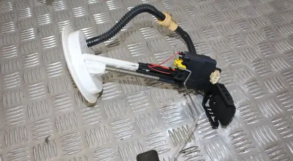 BMW 5 E60 E61 Fuel level sensor 7184479