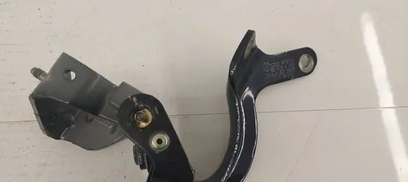 Audi Q7 4L Tailgate/trunk/boot hinge 4L0827300B
