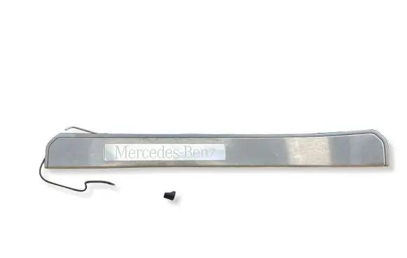 Mercedes-Benz S W221 Rear sill trim cover A2216801735