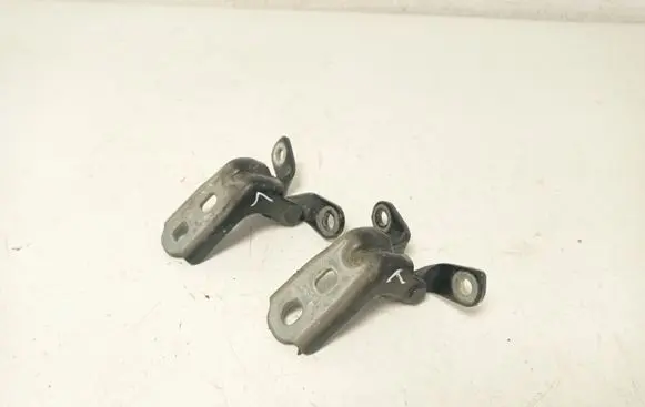 Opel Astra K Front door upper hinge 