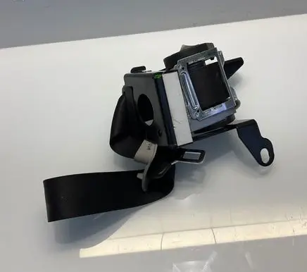 Mercedes-Benz CLS C219 Rear seatbelt 2198600185 040565 A2198600185