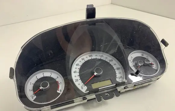 KIA Ceed Speedometer (instrument cluster) 940061H010