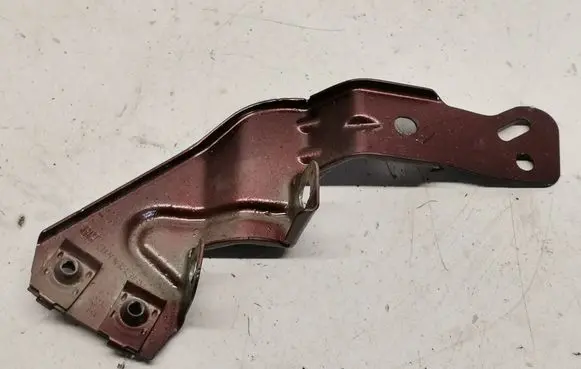 Opel Insignia B Fender mounting bracket 39063368
