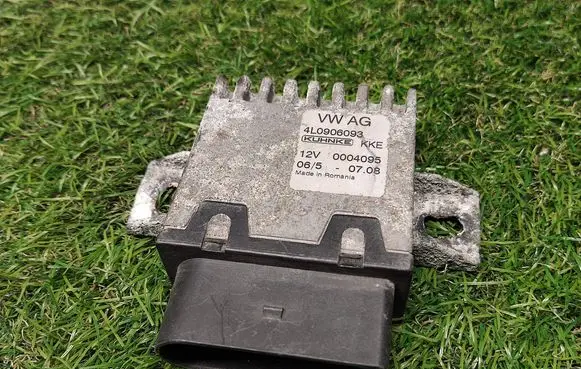 Audi Q7 4L Fuel injection pump control unit/module 4L0906093