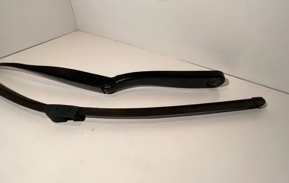 BMW 5 F10 F11 Windshield/front glass wiper blade 7182459