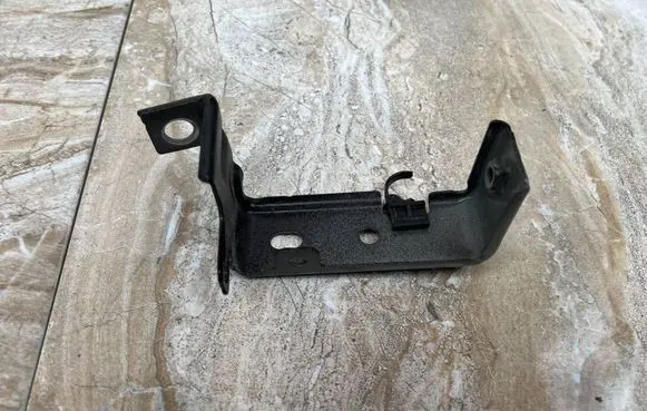 Volvo C40 Fender mounting bracket 31469375