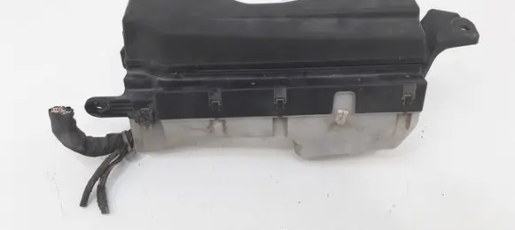 Toyota Avensis T250 Relay mounting block 