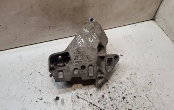 Engine mounting bracket