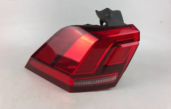 Volkswagen Tiguan Rear/tail lights 5NA945095B