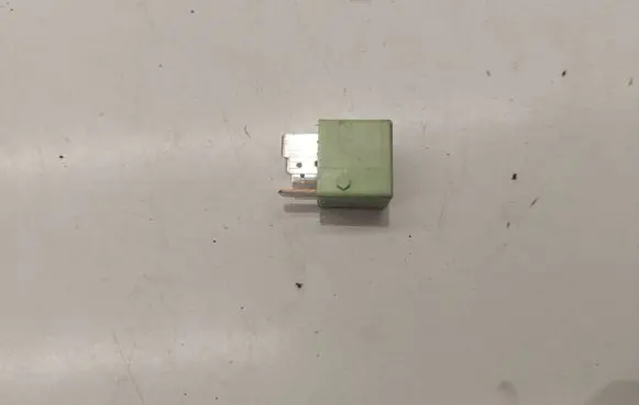 Volkswagen Touran II Other relay 4H0951253