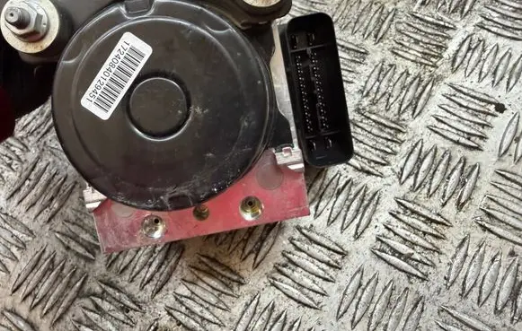 Toyota Yaris ABS Pump 445400D130