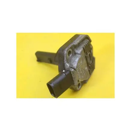 Volkswagen PASSAT B6 Oil level sensor 1J0907660C