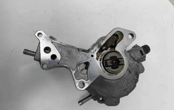 Volkswagen PASSAT B6 Fuel injection high pressure pump 038145209H 060911A